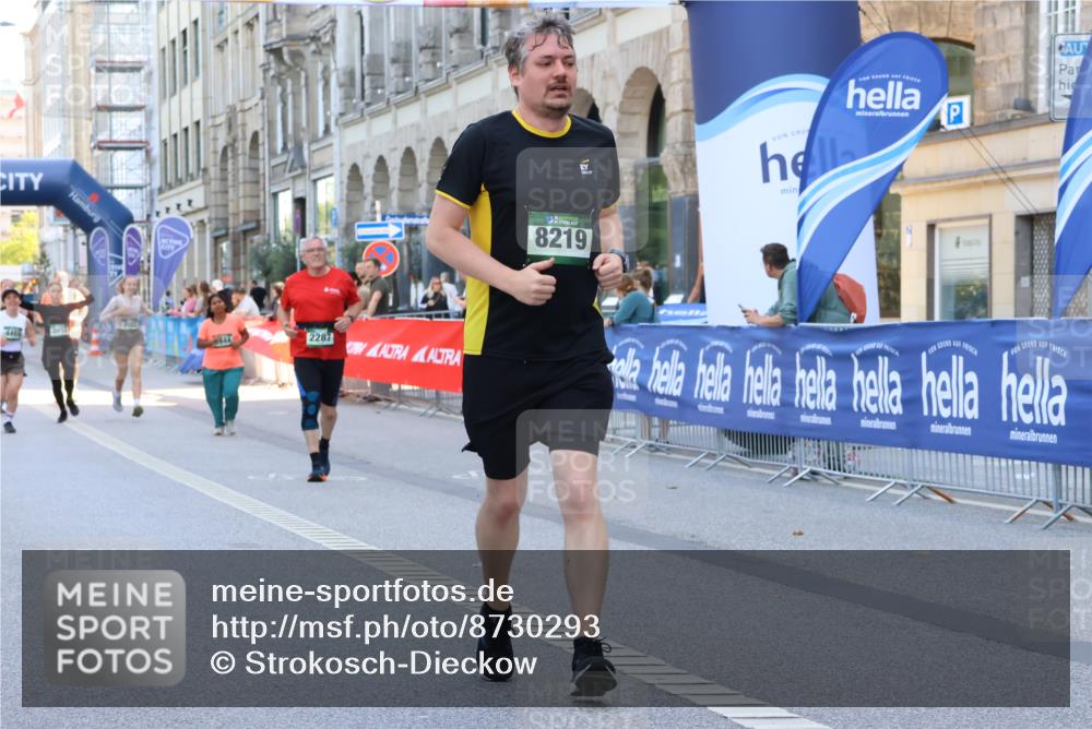 07.09.2025 - BARMER Alsterlauf Strokosch-Dieckow http://msf.ph/oto/8730293 07.09.2025 10:25:44 Ziel 3293, 3295, 3452, 3634, 4417, 4811, 4816 meine-sportfotos.de