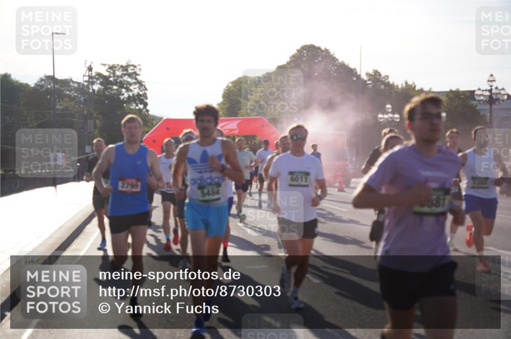 07.09.2025 - BARMER Alsterlauf Yannick Fuchs http://msf.ph/oto/8730303 07.09.2025 08:58:20 Laufen 2799, 5484, 6011, 381 meine-sportfotos.de
