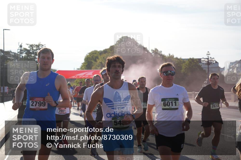 07.09.2025 - BARMER Alsterlauf Yannick Fuchs http://msf.ph/oto/8730309 07.09.2025 08:58:21 Laufen 36, 2799, 2601, 54, 916, 6011, 2618 meine-sportfotos.de
