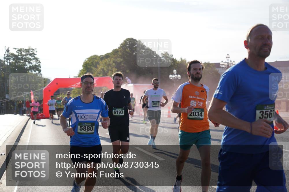 07.09.2025 - BARMER Alsterlauf Yannick Fuchs http://msf.ph/oto/8730345 07.09.2025 08:58:28 Laufen 5880, 6193, 6051, 2034, 3561 meine-sportfotos.de
