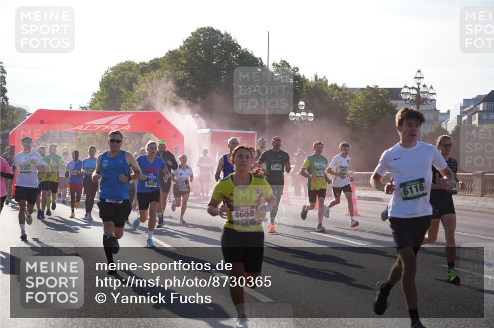 07.09.2025 - BARMER Alsterlauf Yannick Fuchs http://msf.ph/oto/8730365 07.09.2025 08:58:31 Laufen 6066, 478, 5423, 2627, 4658, 5642, 601, 6262, 6116 meine-sportfotos.de