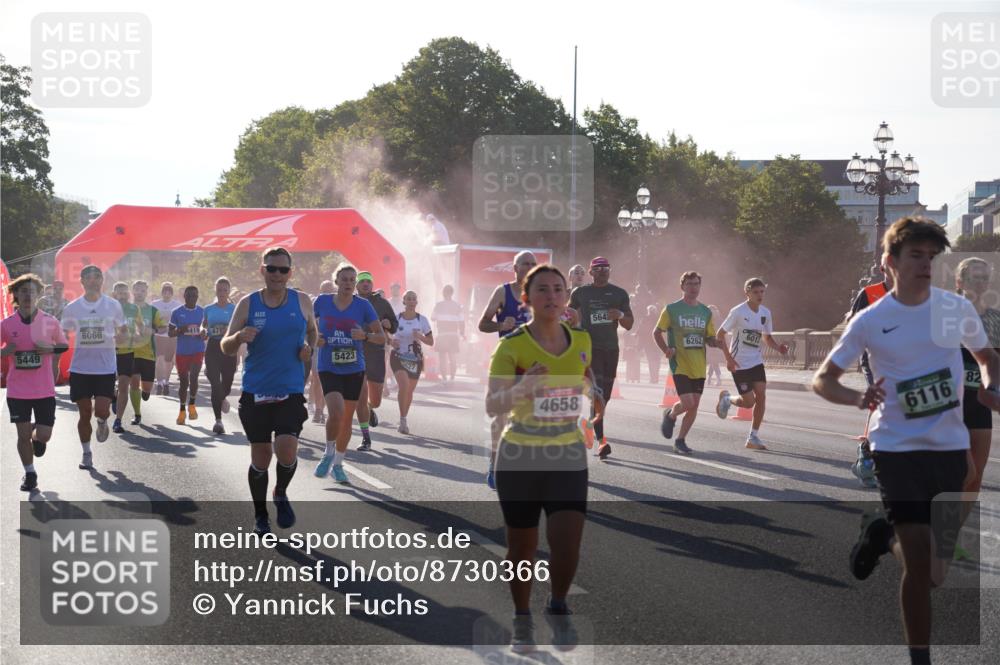 07.09.2025 - BARMER Alsterlauf Yannick Fuchs http://msf.ph/oto/8730366 07.09.2025 08:58:31 Laufen 5449, 6066, 4194785, 5423, 4658, 564, 6262, 6013, 6116, 82 meine-sportfotos.de
