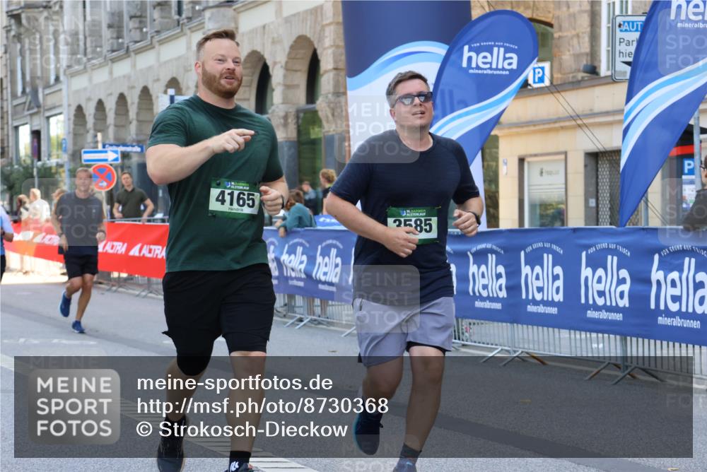 07.09.2025 - BARMER Alsterlauf Strokosch-Dieckow http://msf.ph/oto/8730368 07.09.2025 10:25:37 Ziel 3293, 3295, 3452, 3634, 4417 meine-sportfotos.de