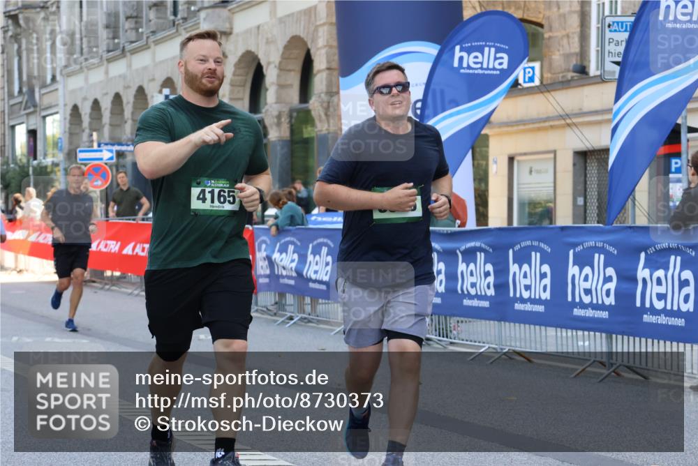 07.09.2025 - BARMER Alsterlauf Strokosch-Dieckow http://msf.ph/oto/8730373 07.09.2025 10:25:37 Ziel 3293, 3295, 3452, 3634, 4417 meine-sportfotos.de
