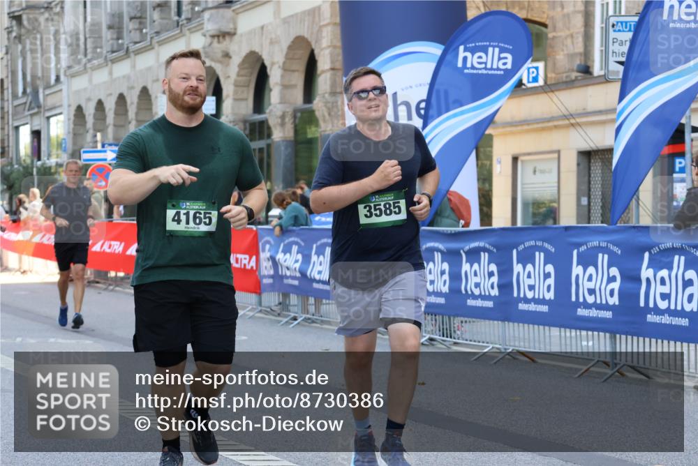07.09.2025 - BARMER Alsterlauf Strokosch-Dieckow http://msf.ph/oto/8730386 07.09.2025 10:25:37 Ziel 3293, 3295, 3452, 3634, 4417 meine-sportfotos.de