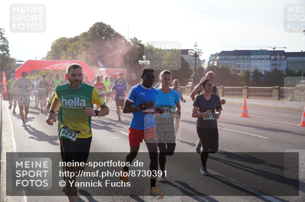 07.09.2025 - BARMER Alsterlauf Yannick Fuchs http://msf.ph/oto/8730391 07.09.2025 08:58:36 Laufen 494, 4927, 6253, 785, 5977 meine-sportfotos.de