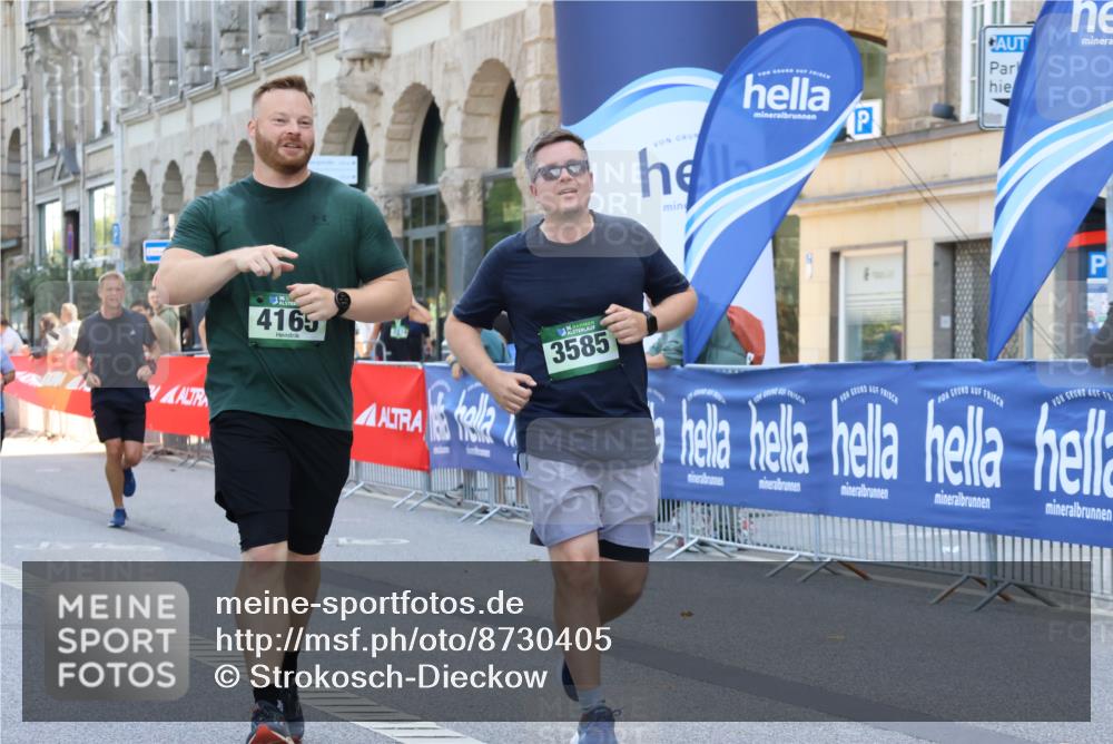 07.09.2025 - BARMER Alsterlauf Strokosch-Dieckow http://msf.ph/oto/8730405 07.09.2025 10:25:37 Ziel 3293, 3295, 3452, 3634, 4417 meine-sportfotos.de
