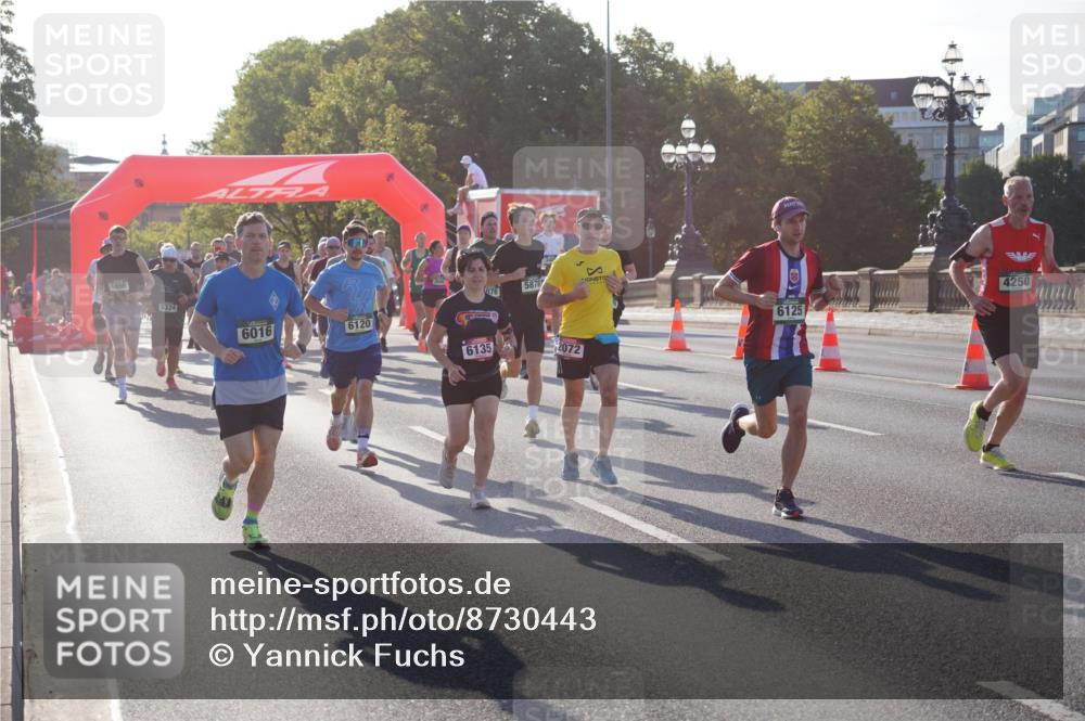 07.09.2025 - BARMER Alsterlauf Yannick Fuchs http://msf.ph/oto/8730443 07.09.2025 08:58:45 Laufen 4866, 5324, 3076, 5878, 6016, 6120, 6135, 2072, 4250, 6125 meine-sportfotos.de