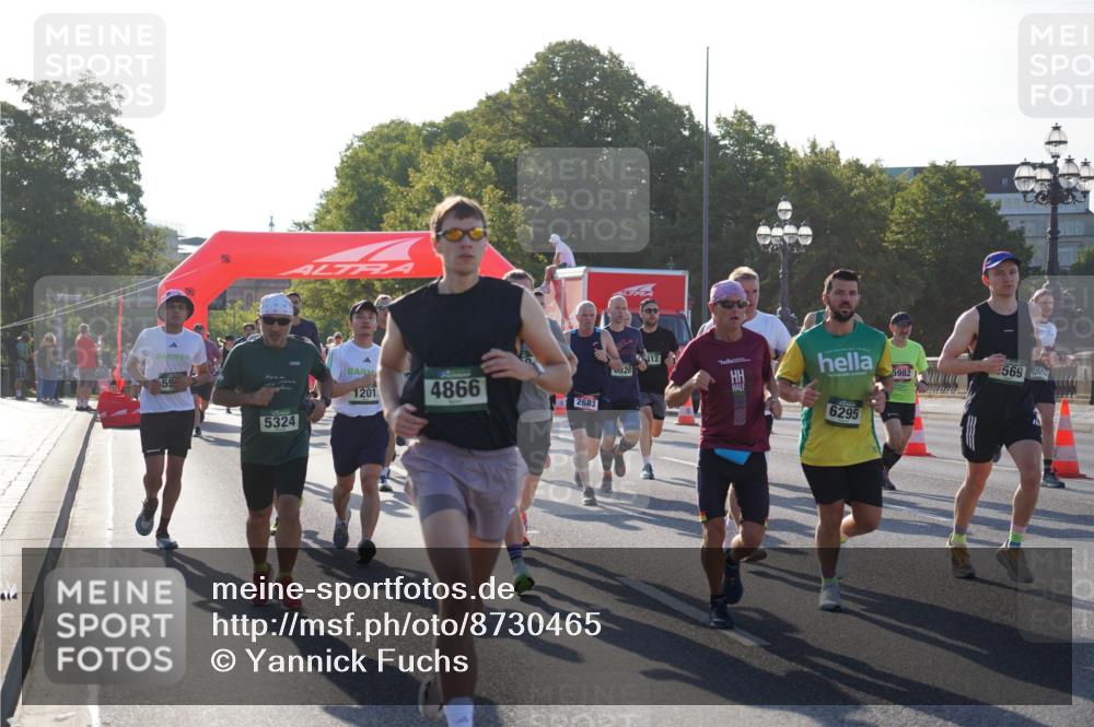 07.09.2025 - BARMER Alsterlauf Yannick Fuchs http://msf.ph/oto/8730465 07.09.2025 08:58:49 Laufen 1201, 4866, 2683, 5324, 12, 320, 6295, 5982, 569 meine-sportfotos.de