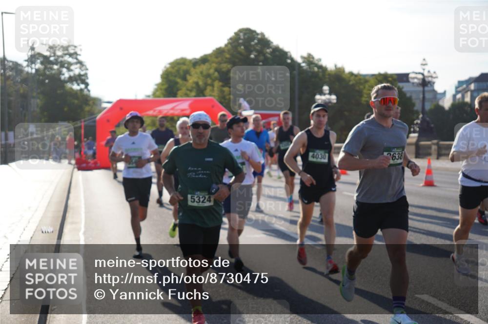 07.09.2025 - BARMER Alsterlauf Yannick Fuchs http://msf.ph/oto/8730475 07.09.2025 08:58:51 Laufen 5324, 4030, 3638 meine-sportfotos.de