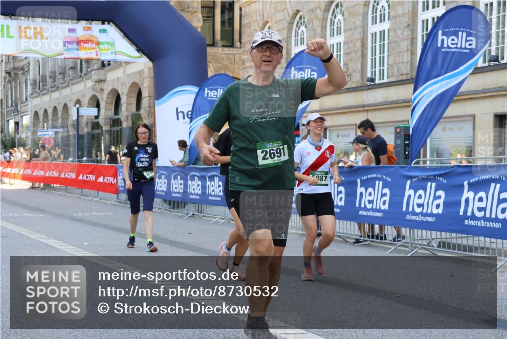 07.09.2025 - BARMER Alsterlauf Strokosch-Dieckow http://msf.ph/oto/8730532 07.09.2025 10:25:22 Ziel 2342, 3591, 3604, 3952, 3953, 4469 meine-sportfotos.de