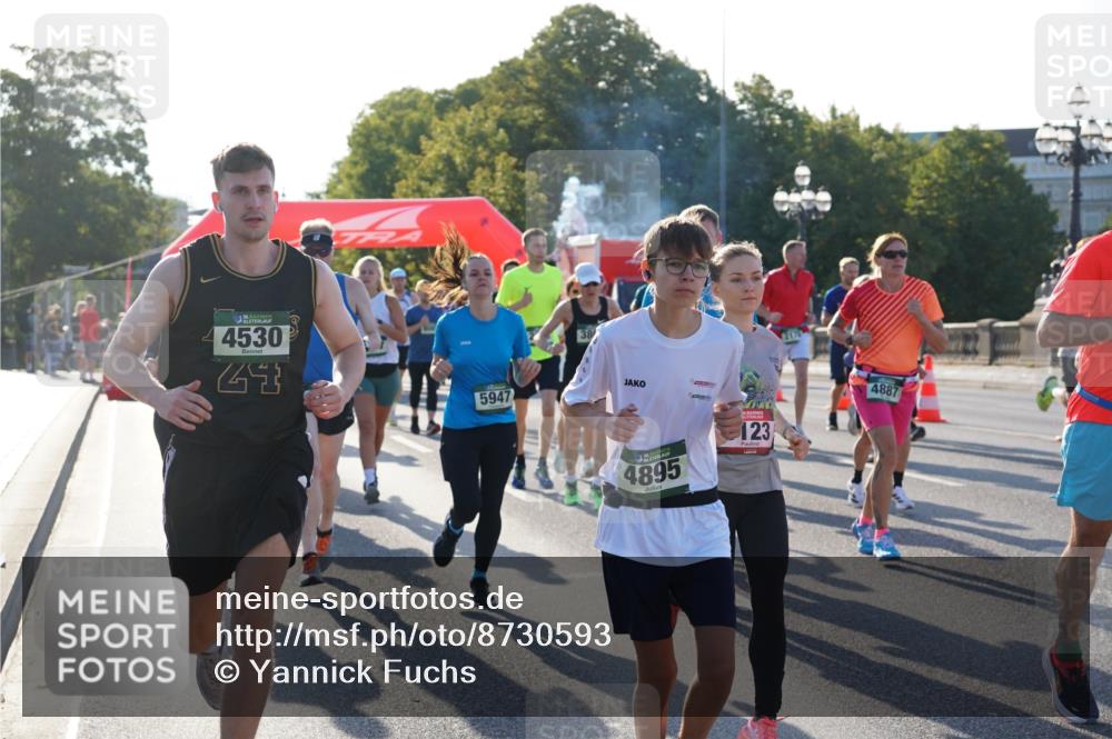 07.09.2025 - BARMER Alsterlauf Yannick Fuchs http://msf.ph/oto/8730593 07.09.2025 08:59:14 Laufen 4530, 41, 5947, 4895, 123, 4887 meine-sportfotos.de