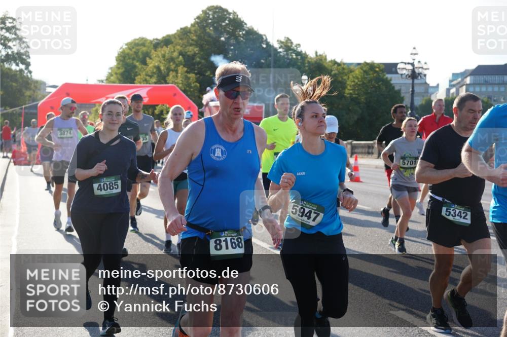 07.09.2025 - BARMER Alsterlauf Yannick Fuchs http://msf.ph/oto/8730606 07.09.2025 08:59:15 Laufen 3874, 4085, 35, 5701, 8168, 136, 5947, 5342 meine-sportfotos.de