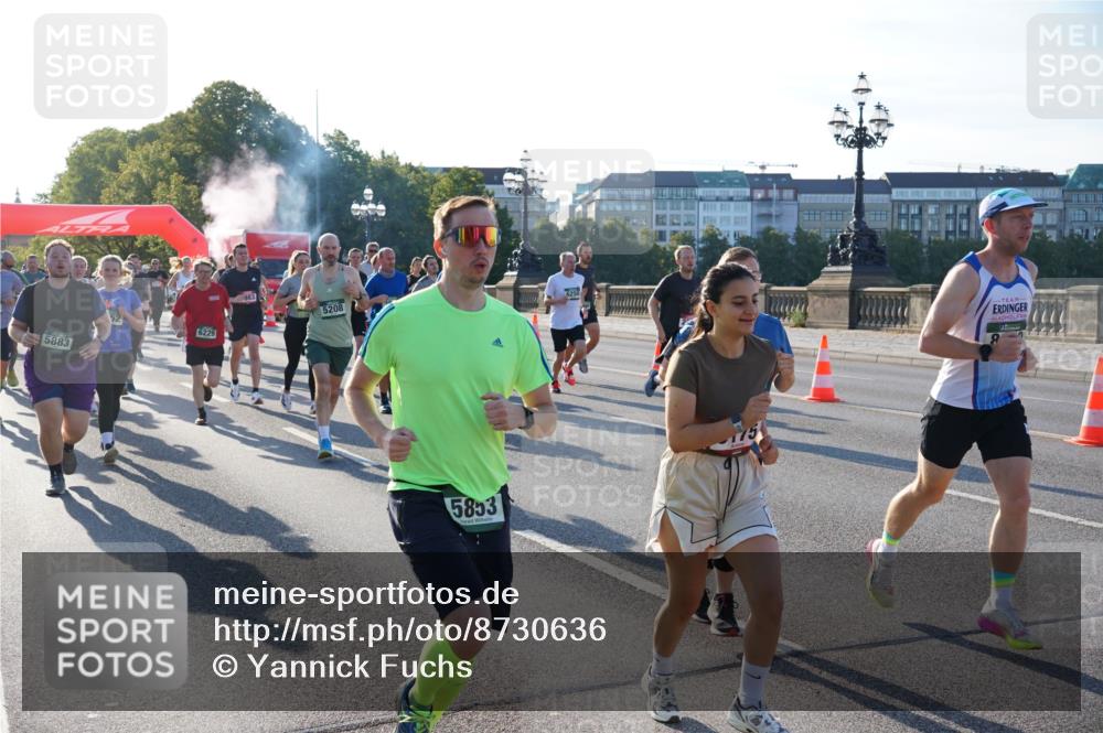 07.09.2025 - BARMER Alsterlauf Yannick Fuchs http://msf.ph/oto/8730636 07.09.2025 08:59:20 Laufen 5883, 1800, 5208, 6229, 5853 meine-sportfotos.de