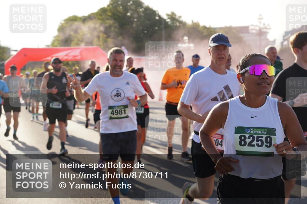 07.09.2025 - BARMER Alsterlauf Yannick Fuchs http://msf.ph/oto/8730711 07.09.2025 08:59:34 Laufen 4306, 4981, 36, 048259 meine-sportfotos.de