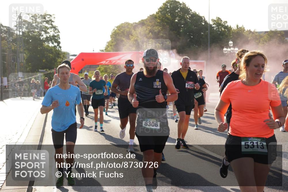 07.09.2025 - BARMER Alsterlauf Yannick Fuchs http://msf.ph/oto/8730726 07.09.2025 08:59:35 Laufen 3219, 8306, 2582, 2921, 5313 meine-sportfotos.de