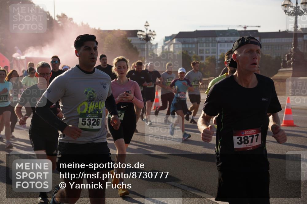 07.09.2025 - BARMER Alsterlauf Yannick Fuchs http://msf.ph/oto/8730777 07.09.2025 08:59:46 Laufen 3810, 480, 36, 5326, 3909, 7511, 36, 3877 meine-sportfotos.de