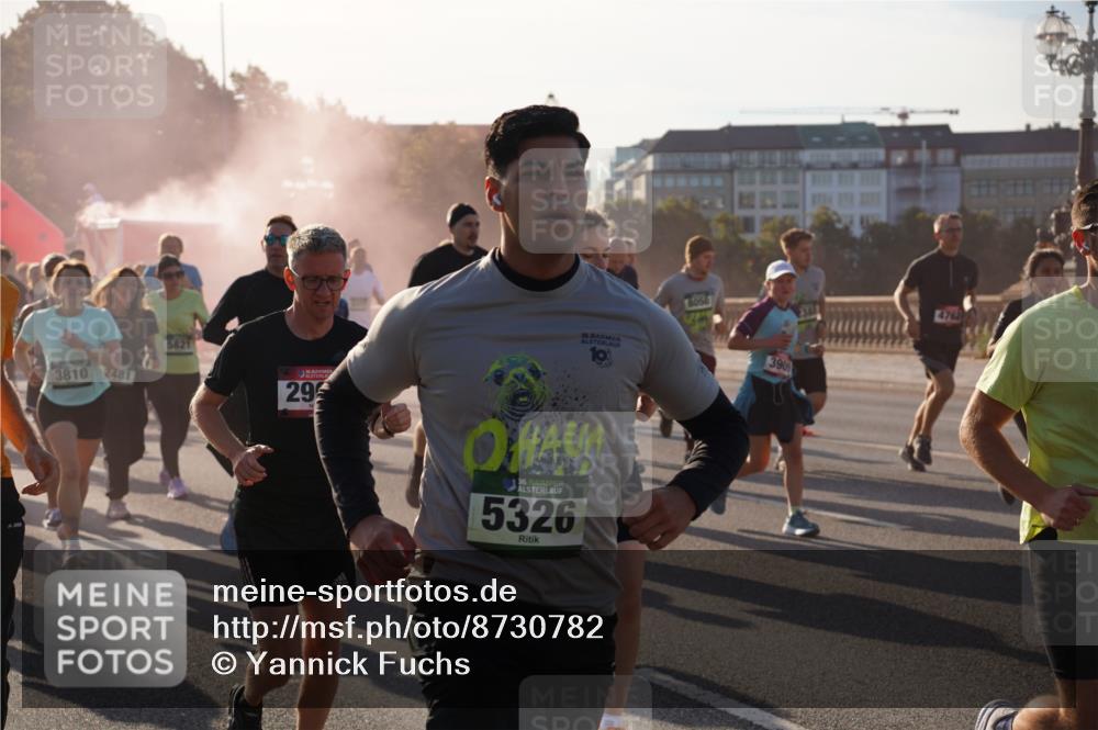 07.09.2025 - BARMER Alsterlauf Yannick Fuchs http://msf.ph/oto/8730782 07.09.2025 08:59:46 Laufen 3810, 2481, 5821, 36, 8050, 29, 36, 5326, 3909, 4763 meine-sportfotos.de