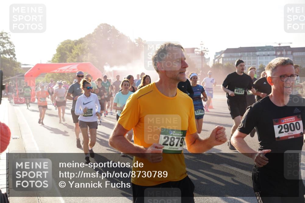07.09.2025 - BARMER Alsterlauf Yannick Fuchs http://msf.ph/oto/8730789 07.09.2025 08:59:47 Laufen 444, 3809, 36, 2879, 5745, 4827, 36, 2900 meine-sportfotos.de