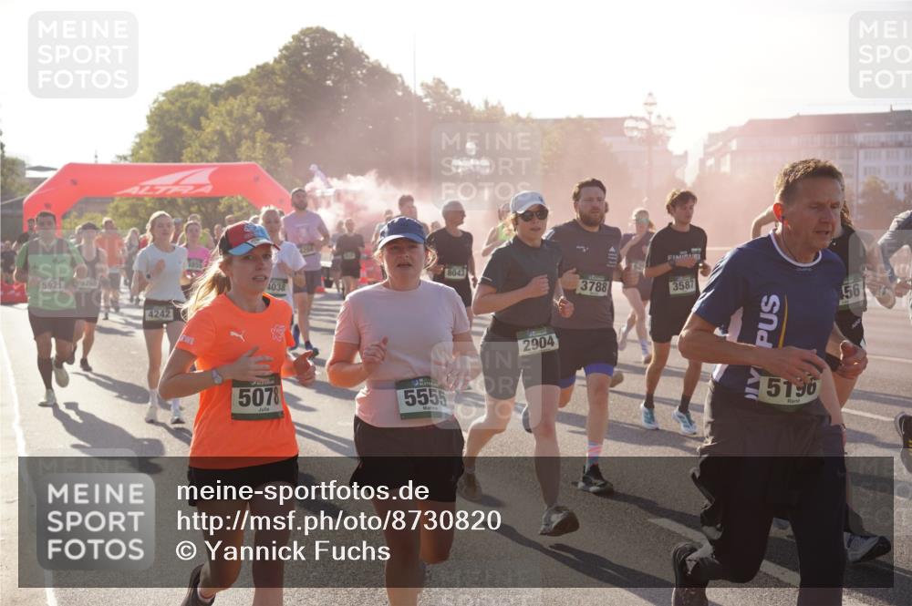 07.09.2025 - BARMER Alsterlauf Yannick Fuchs http://msf.ph/oto/8730820 07.09.2025 08:59:52 Laufen 5921, 5260, 18522, 4038, 8043, 4242, 5078, 5555, 2904, 3788, 1621, 3587, 5196, 56 meine-sportfotos.de