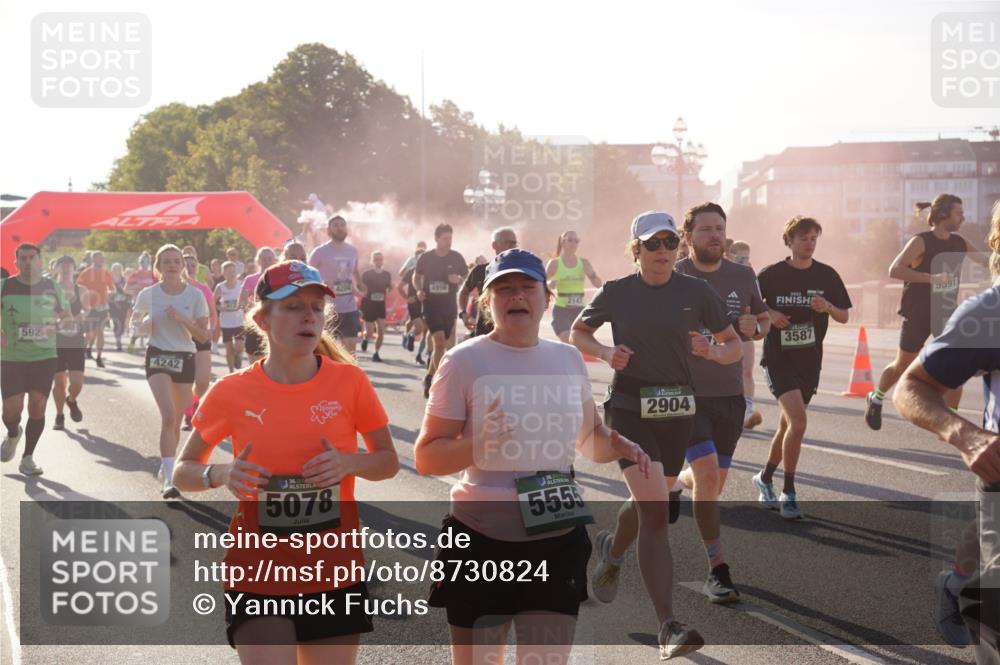 07.09.2025 - BARMER Alsterlauf Yannick Fuchs http://msf.ph/oto/8730824 07.09.2025 08:59:52 Laufen 592, 4242, 4204, 4956, 5078, 36, 5555, 2904, 5991, 3587 meine-sportfotos.de
