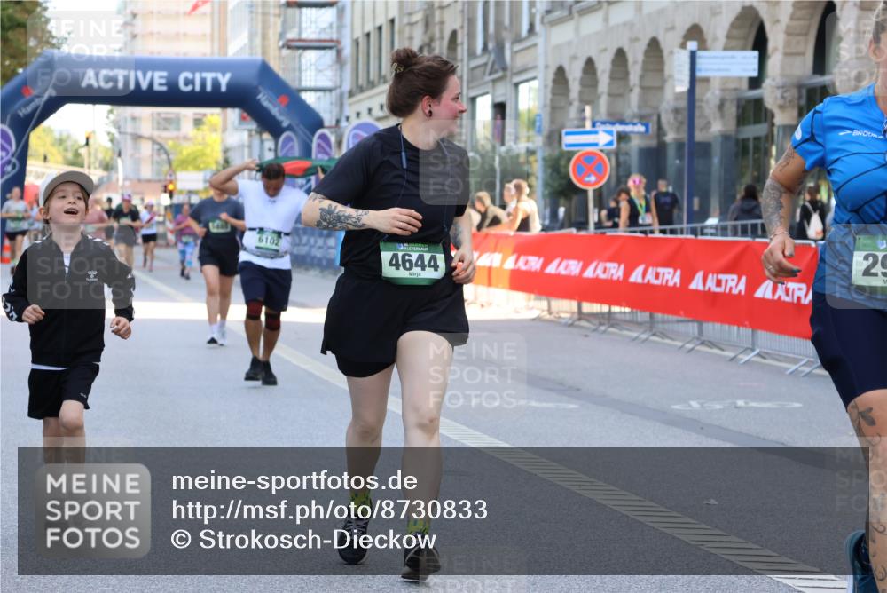 07.09.2025 - BARMER Alsterlauf Strokosch-Dieckow http://msf.ph/oto/8730833 07.09.2025 10:24:52 Ziel 3076, 4165, 4168, 4581, 5610, 5887, 6056 meine-sportfotos.de