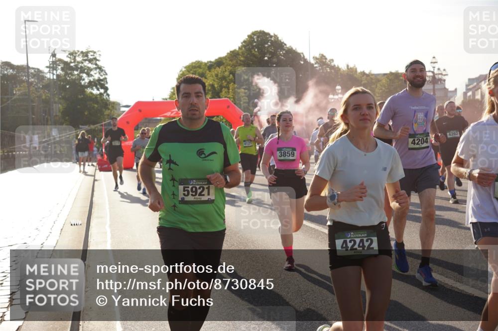 07.09.2025 - BARMER Alsterlauf Yannick Fuchs http://msf.ph/oto/8730845 07.09.2025 08:59:55 Laufen 44414, 5921, 4121, 4262, 4204, 3859, 36, 4242, 1 meine-sportfotos.de
