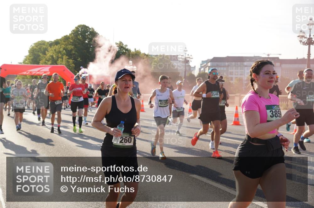 07.09.2025 - BARMER Alsterlauf Yannick Fuchs http://msf.ph/oto/8730847 07.09.2025 08:59:57 Laufen 5307, 615, 6150, 6, 260, 4123, 6067, 3546, 3149, 3859, 4262 meine-sportfotos.de