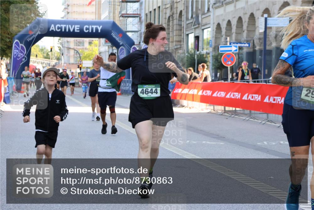07.09.2025 - BARMER Alsterlauf Strokosch-Dieckow http://msf.ph/oto/8730863 07.09.2025 10:24:52 Ziel 3076, 4165, 4168, 4581, 5610, 5887, 6056 meine-sportfotos.de