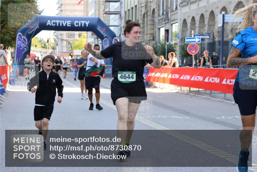 07.09.2025 - BARMER Alsterlauf Strokosch-Dieckow http://msf.ph/oto/8730870 07.09.2025 10:24:52 Ziel 3076, 4165, 4168, 4581, 5610, 5887, 6056 meine-sportfotos.de