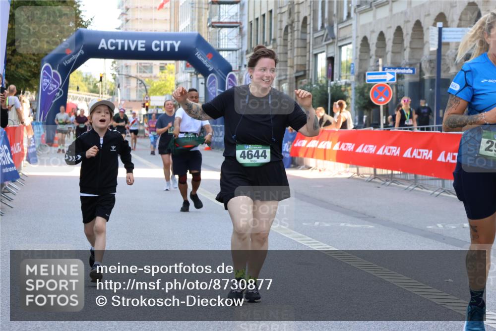 07.09.2025 - BARMER Alsterlauf Strokosch-Dieckow http://msf.ph/oto/8730877 07.09.2025 10:24:52 Ziel 3076, 4165, 4168, 4581, 5610, 5887, 6056 meine-sportfotos.de