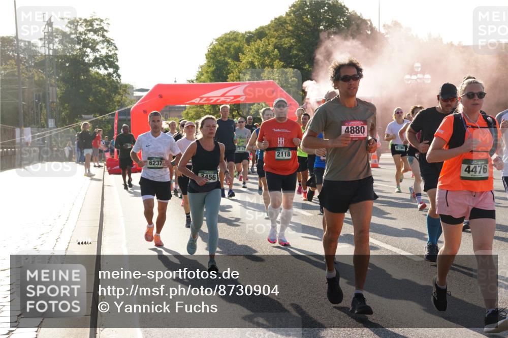 07.09.2025 - BARMER Alsterlauf Yannick Fuchs http://msf.ph/oto/8730904 07.09.2025 09:00:07 Laufen 6237, 2456, 2162, 2118, 4880, 4196, 4476 meine-sportfotos.de