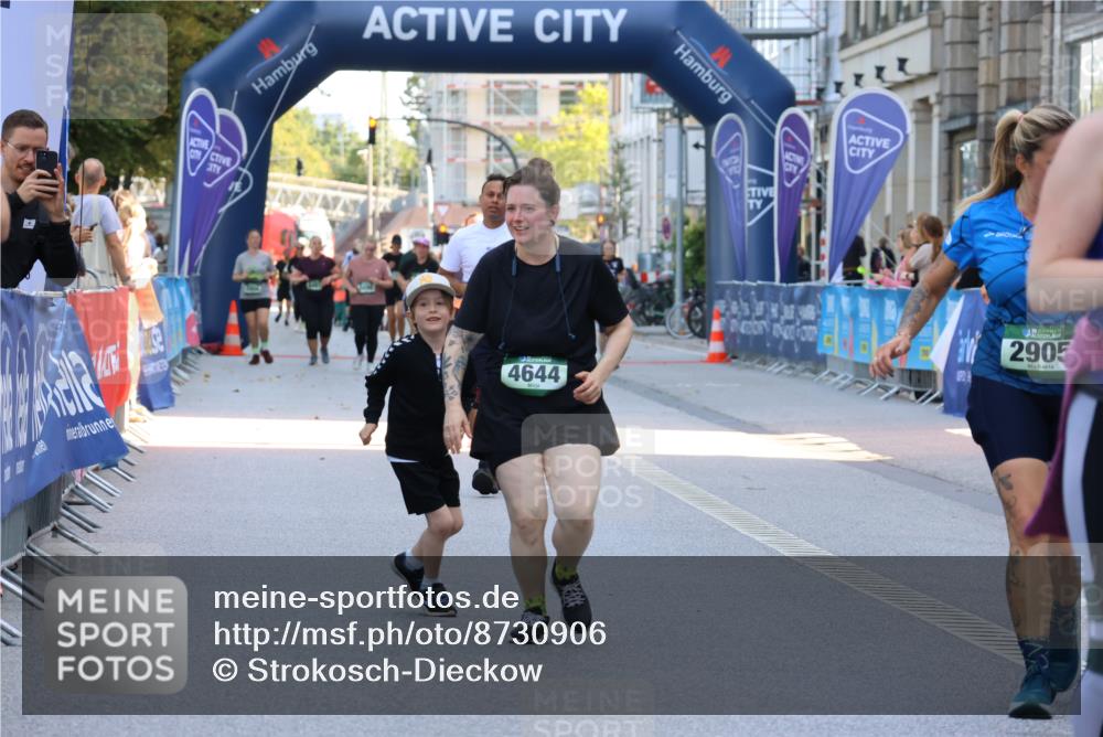 07.09.2025 - BARMER Alsterlauf Strokosch-Dieckow http://msf.ph/oto/8730906 07.09.2025 10:24:49 Ziel 3076, 4165, 4168, 4581, 5610, 5887, 6056 meine-sportfotos.de