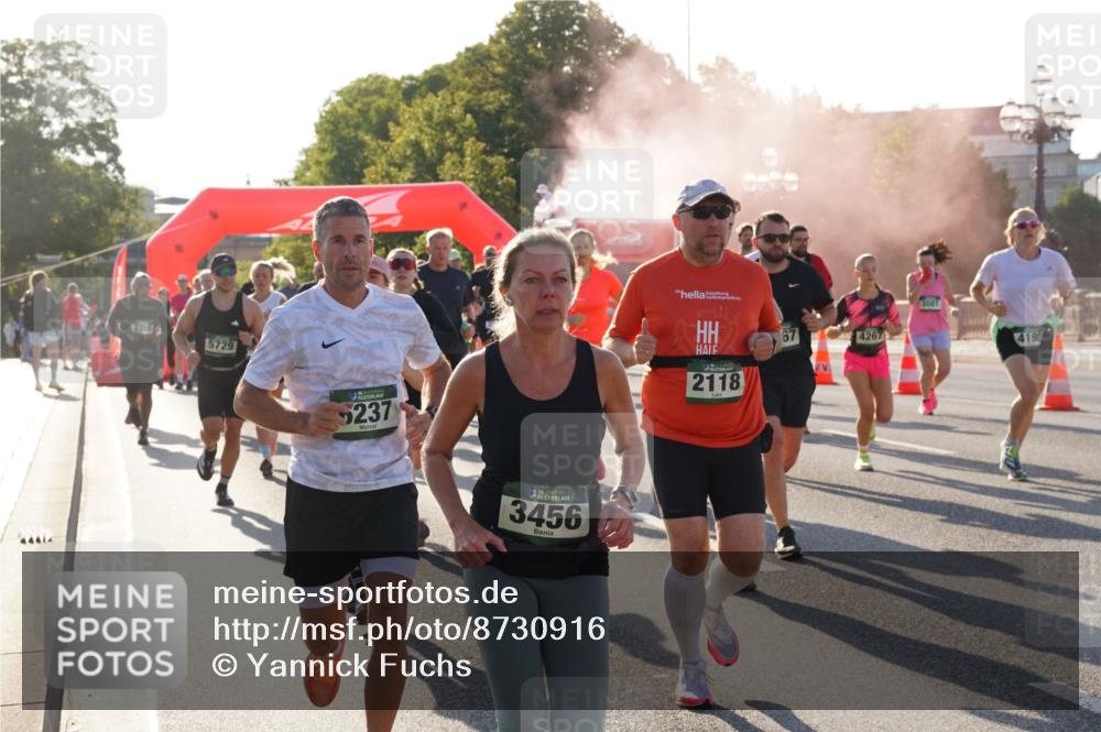07.09.2025 - BARMER Alsterlauf Yannick Fuchs http://msf.ph/oto/8730916 07.09.2025 09:00:08 Laufen 5729, 237, 36, 3456, 2118, 4267, 3081, 4196 meine-sportfotos.de