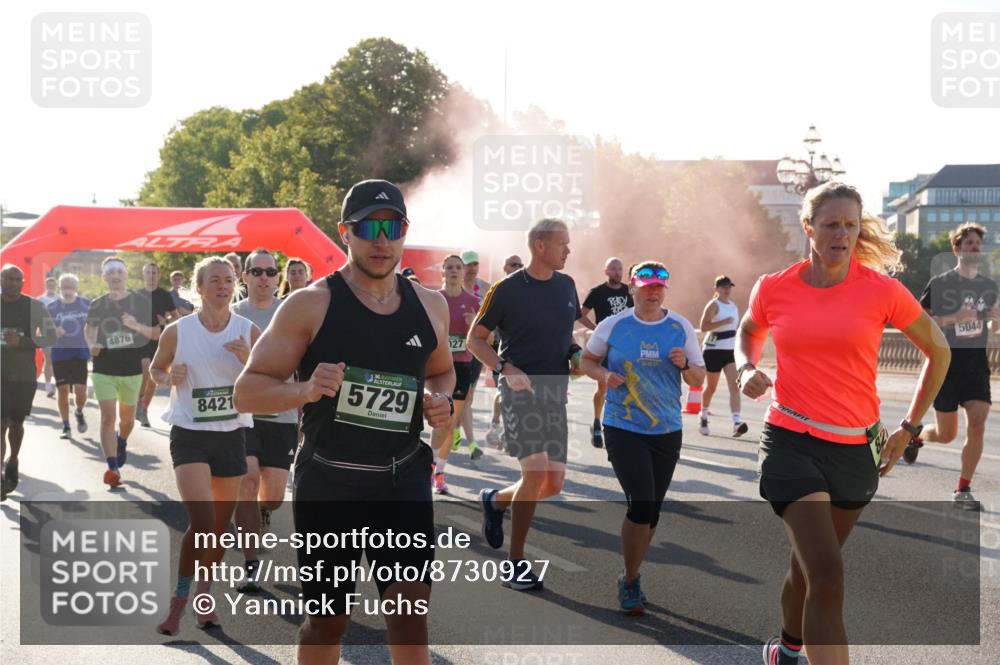 07.09.2025 - BARMER Alsterlauf Yannick Fuchs http://msf.ph/oto/8730927 07.09.2025 09:00:11 Laufen 4876, 8421, 36, 5729, 127, 5044 meine-sportfotos.de