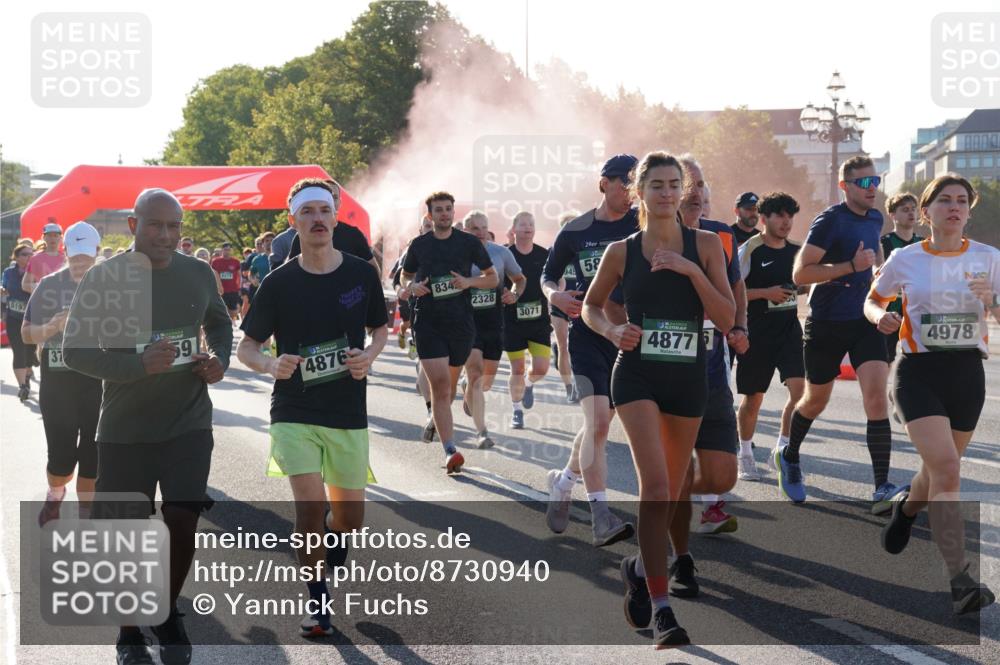 07.09.2025 - BARMER Alsterlauf Yannick Fuchs http://msf.ph/oto/8730940 07.09.2025 09:00:14 Laufen 8342, 2328, 3071, 5197, 591, 4876, 29, 58, 48776, 4978 meine-sportfotos.de