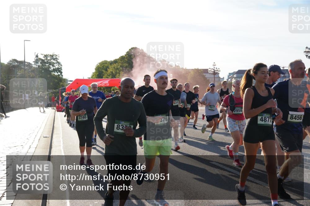 07.09.2025 - BARMER Alsterlauf Yannick Fuchs http://msf.ph/oto/8730951 07.09.2025 09:00:15 Laufen 44414, 3740, 835, 376, 342, 271, 5917, 2959, 4877, 8456 meine-sportfotos.de