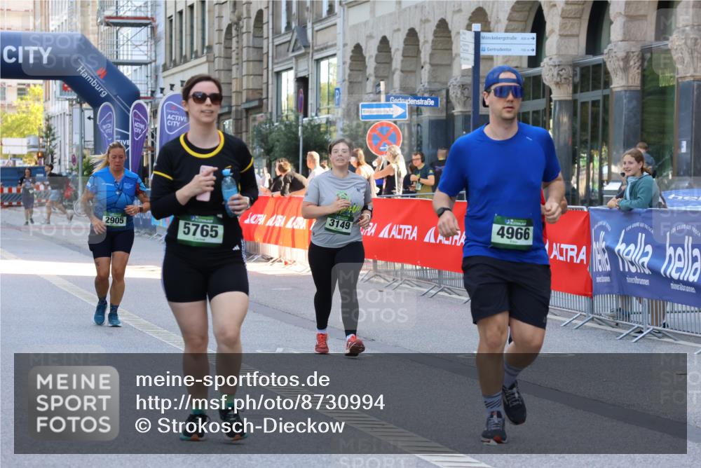 07.09.2025 - BARMER Alsterlauf Strokosch-Dieckow http://msf.ph/oto/8730994 07.09.2025 10:24:44 Ziel 2170, 2691, 2692, 2804, 4168, 4581, 4962, 5090, 5610, 5887, 6056, 8481 meine-sportfotos.de