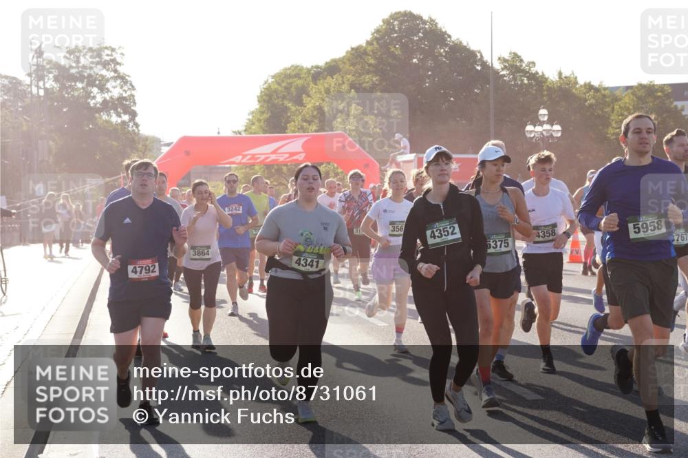 07.09.2025 - BARMER Alsterlauf Yannick Fuchs http://msf.ph/oto/8731061 07.09.2025 09:00:36 Laufen 4792, 3864, 3242, 4341, 356, 4352, 4358, 5375, 5958, 767 meine-sportfotos.de