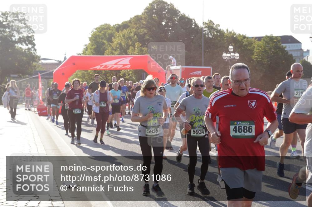 07.09.2025 - BARMER Alsterlauf Yannick Fuchs http://msf.ph/oto/8731086 07.09.2025 09:00:43 Laufen 2119, 2179, 6221, 5935, 11, 5934, 136, 4686, 229 meine-sportfotos.de