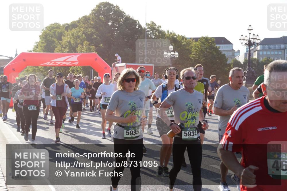 07.09.2025 - BARMER Alsterlauf Yannick Fuchs http://msf.ph/oto/8731095 07.09.2025 09:00:43 Laufen 18284, 179, 2119, 8224, 549, 5935, 419, 5934, 11, 46 meine-sportfotos.de
