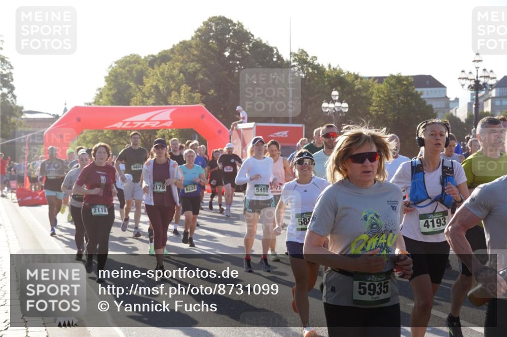 07.09.2025 - BARMER Alsterlauf Yannick Fuchs http://msf.ph/oto/8731099 07.09.2025 09:00:44 Laufen 1284, 2119, 4485, 2179, 8224, 5498, 36, 58, 2040, 5935, 4193 meine-sportfotos.de
