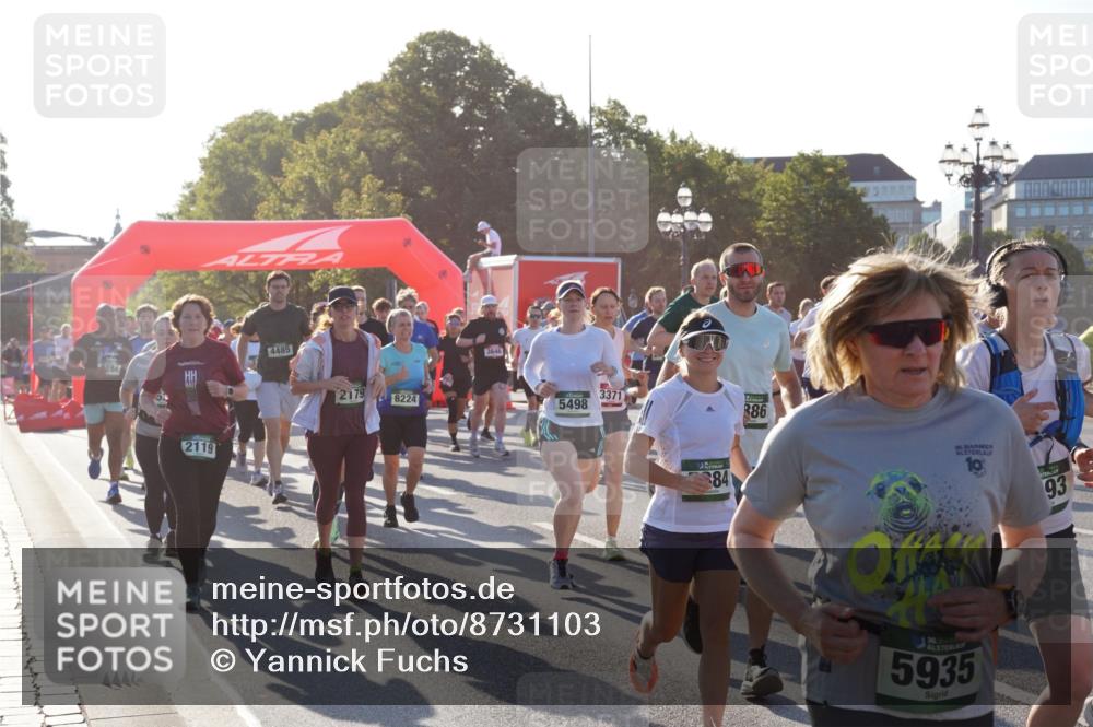 07.09.2025 - BARMER Alsterlauf Yannick Fuchs http://msf.ph/oto/8731103 07.09.2025 09:00:45 Laufen 2119, 4485, 2179, 8224, 3646, 5498, 3371, 886, 84, 36, 36, 1, 5935, 93 meine-sportfotos.de