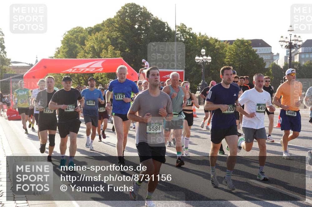 07.09.2025 - BARMER Alsterlauf Yannick Fuchs http://msf.ph/oto/8731156 07.09.2025 09:00:53 Laufen 530, 2776, 8210, 8415, 8432, 2112, 5584, 12, 8414, 103, 5485 meine-sportfotos.de