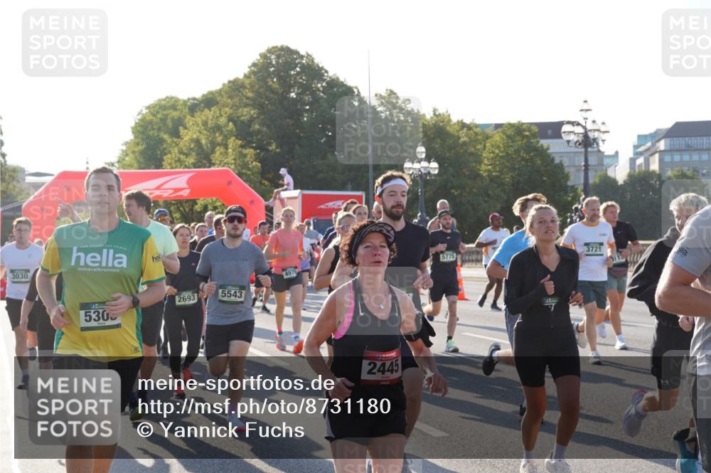 07.09.2025 - BARMER Alsterlauf Yannick Fuchs http://msf.ph/oto/8731180 07.09.2025 09:01:00 Laufen 3030, 530, 2693, 5543, 4979, 2445, 5775, 3721 meine-sportfotos.de