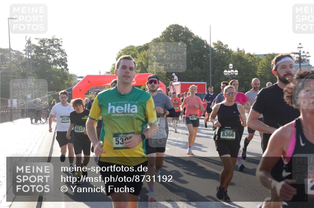 07.09.2025 - BARMER Alsterlauf Yannick Fuchs http://msf.ph/oto/8731192 07.09.2025 09:01:01 Laufen 44414, 3030, 6037, 530, 3957, 4979, 8366, 2 meine-sportfotos.de