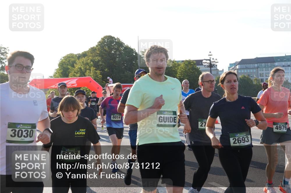 07.09.2025 - BARMER Alsterlauf Yannick Fuchs http://msf.ph/oto/8731212 07.09.2025 09:01:03 Laufen 36, 3030, 6037, 8419, 8014, 27, 2693, 4979 meine-sportfotos.de