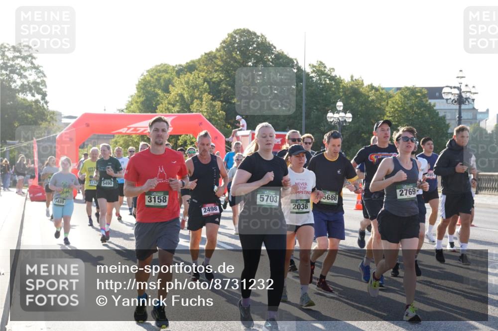 07.09.2025 - BARMER Alsterlauf Yannick Fuchs http://msf.ph/oto/8731232 07.09.2025 09:01:07 Laufen 5489, 5134, 5490, 3158, 5703, 5686, 2036, 2498, 2769, 395 meine-sportfotos.de