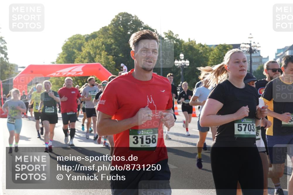 07.09.2025 - BARMER Alsterlauf Yannick Fuchs http://msf.ph/oto/8731250 07.09.2025 09:01:08 Laufen 489, 5490, 2280, 36, 3158, 36, 5703, 6 meine-sportfotos.de