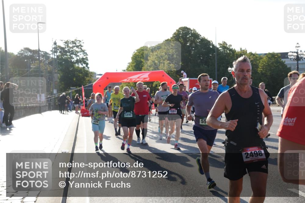 07.09.2025 - BARMER Alsterlauf Yannick Fuchs http://msf.ph/oto/8731252 07.09.2025 09:01:09 Laufen 44414, 489, 5134, 5490, 228, 3593, 55, 2498 meine-sportfotos.de